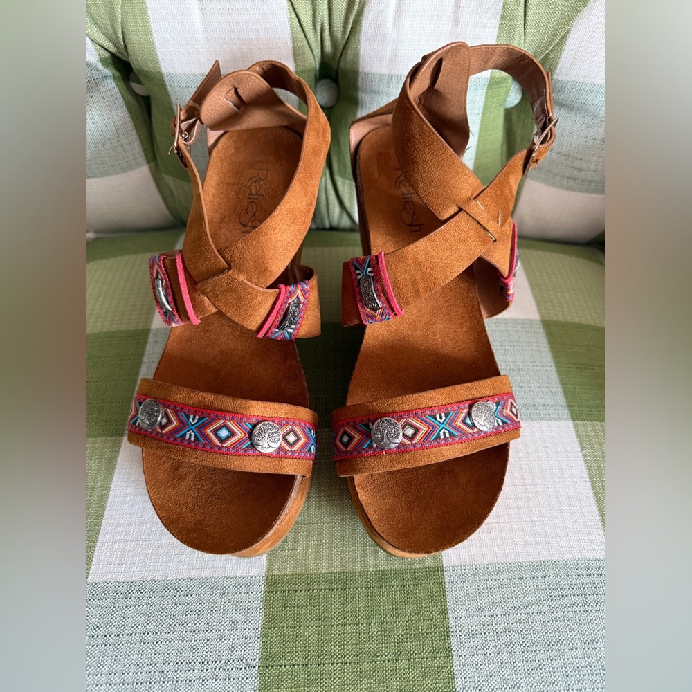 Refresh Gracie 8.5 Brown Sandals with Colorful Accents NWOT